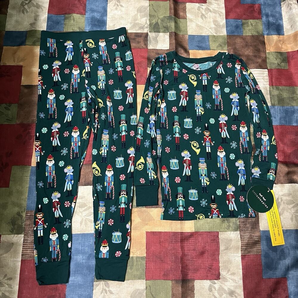 Little Sleepies Christmas Two Piece Pajamas Size Kids 9/10 Long Sleeve Green NWT